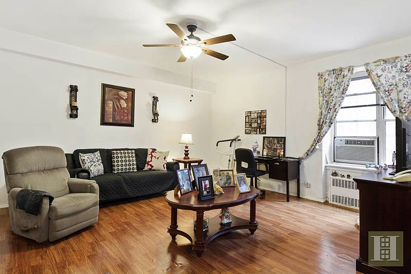 2nd image of 800 Grand Concourse
