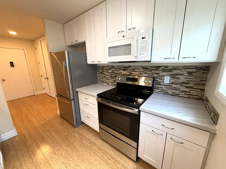 1732 SE Insley St #1732 — Photo 14
