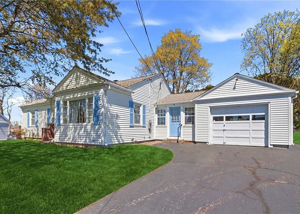 1st image of 15 Valley View Dr