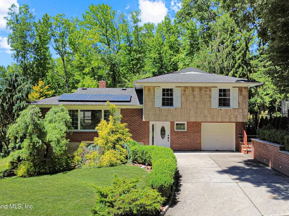 40 Nevada Ave, Staten Island, NY 10306