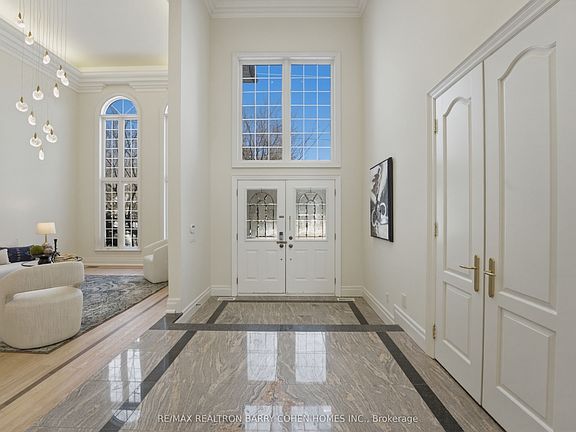 4th image of 19 Risebrough Ave