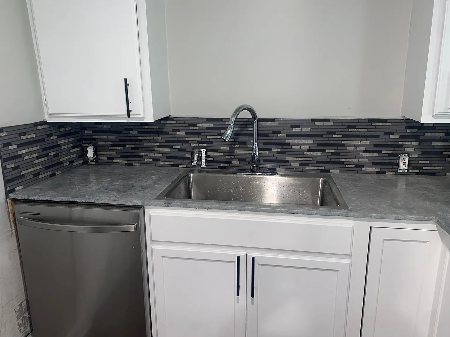 205 E Gleason St — Photo 3