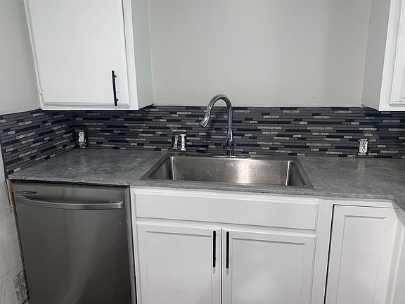 3rd image of 205 E Gleason St