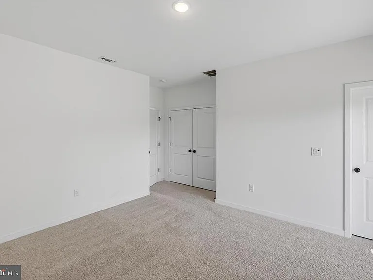 73 Basswood St — Photo 7