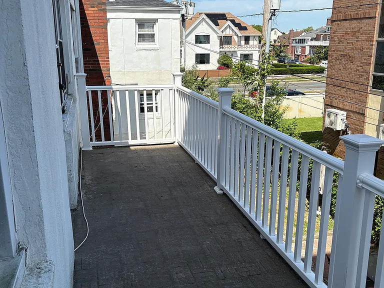 205 E Broadway #6B — Photo 3
