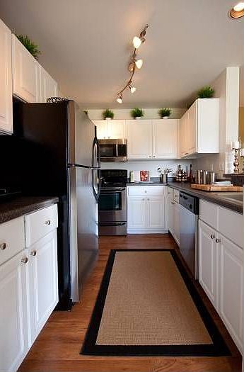 1st image of 358 Glenwood Dr APT 204