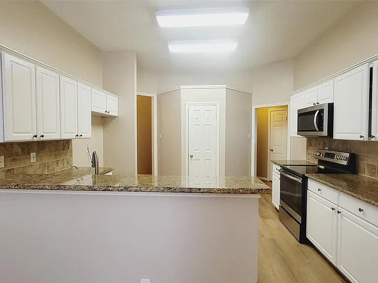 16215 Brinton Ct — Photo 9