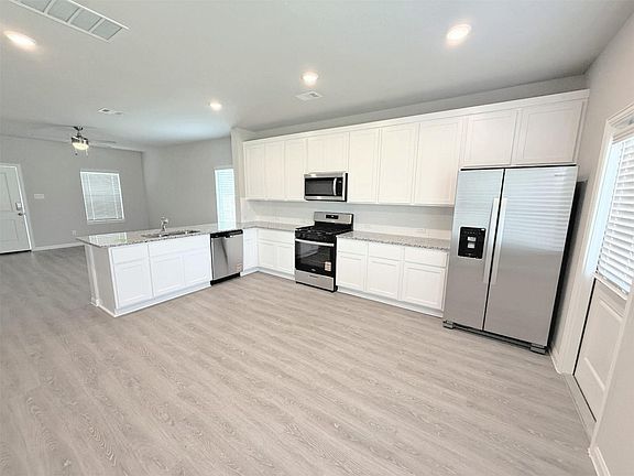 4th image of 2623 Boss St