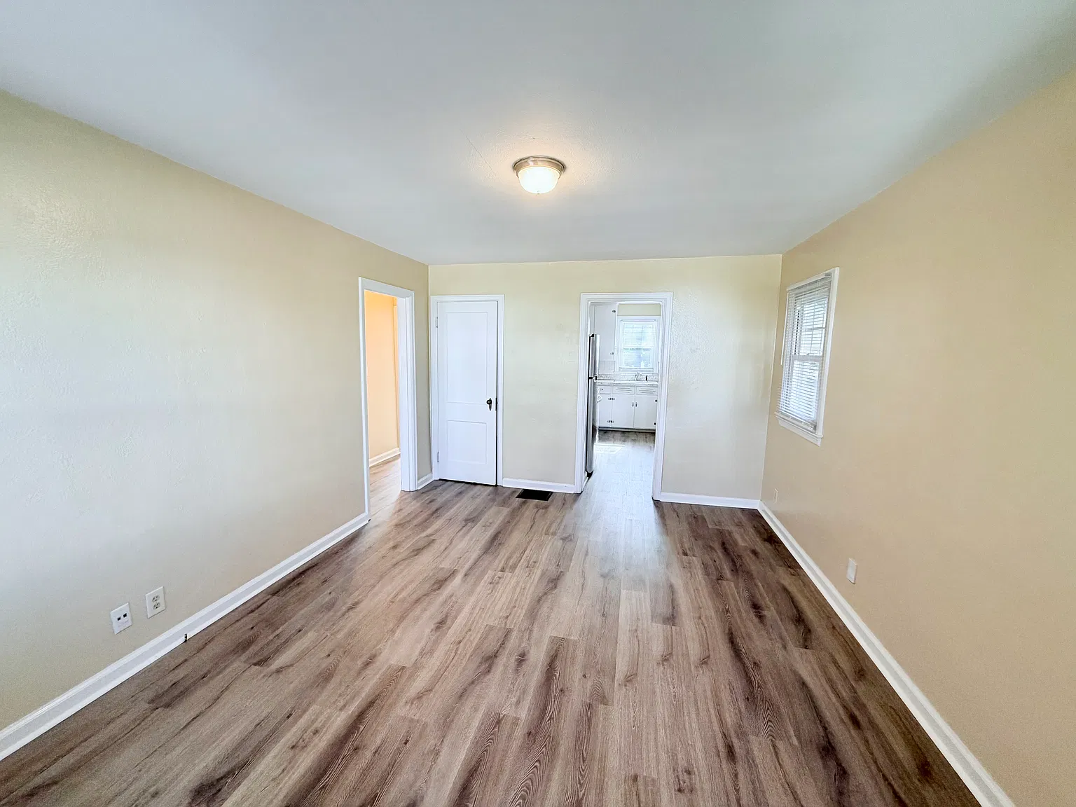 2 bed, 720 sqft, $1,275 — Photo 4