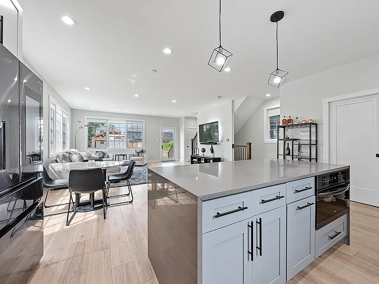 287 E Greenwood Ave — Photo 25
