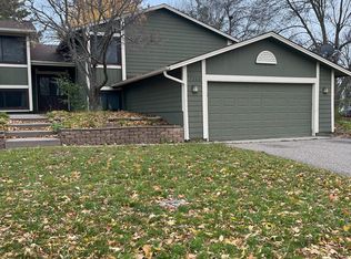 7300 Rosewood Ln N, Maple Grove, MN 55369