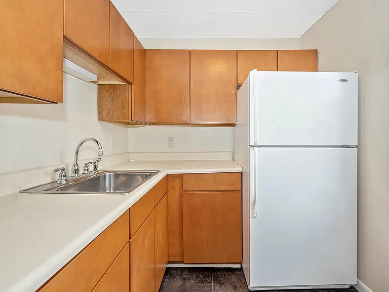 Immerse yourself in this elegant kitchen space, combining functionality with modern aesthetics.