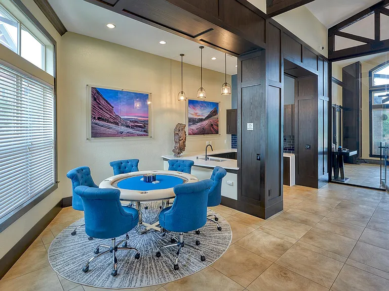 M2 Apartments — Photo 21