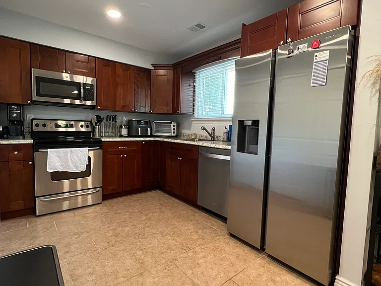 204H Springmeadow Dr — Photo 5