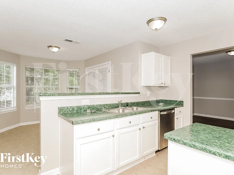 848 Asbury Trl — Photo 6