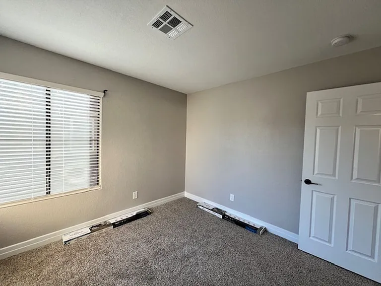 2526 Wolverton Ave — Photo 9