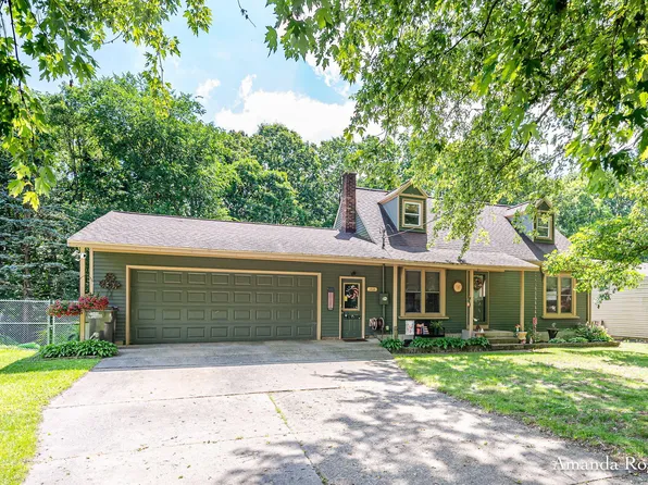 1464 Baywicke Dr SE, Lowell, MI 49331