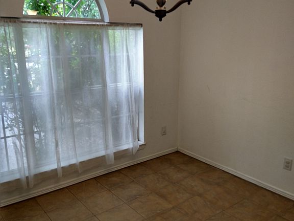 5th image of 712 Kossman Dr