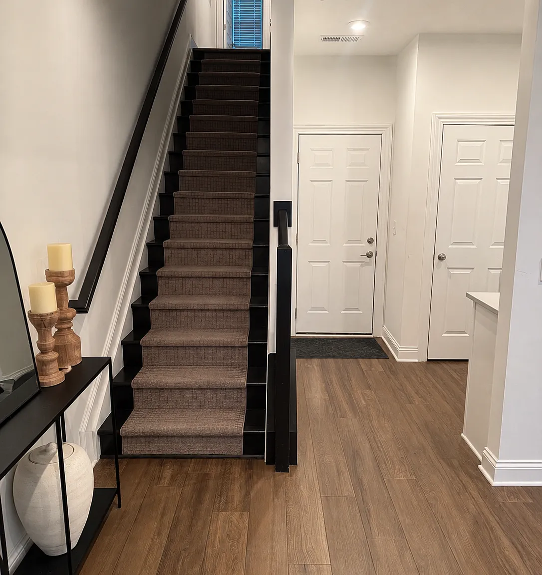 3 bed, 2211 sqft, $4,000 — Photo 2