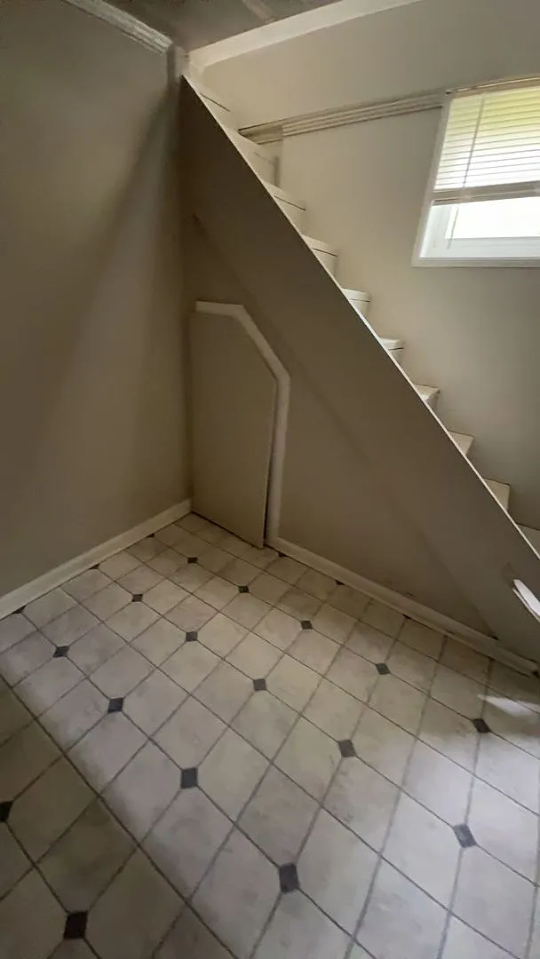 1901 Dellwood Ave — Photo 4