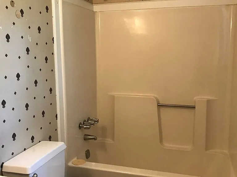 2093 Lenoa Ln — Photo 4