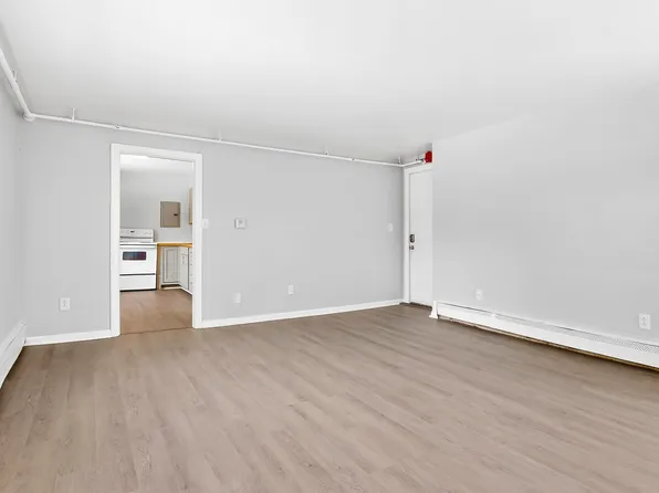 3 Island Ave, Sanford, ME