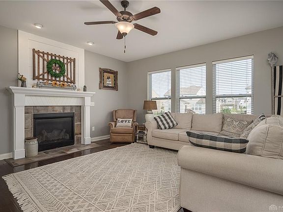 5th image of 1576 Derby Dr