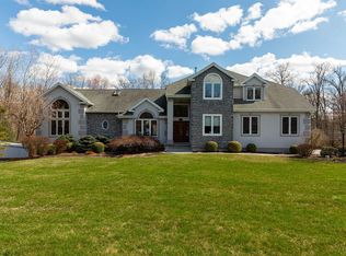 16 Pondview Dr, Hopewell Junction, NY 12533