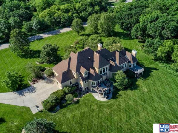 Lincoln Ne Luxury Homes For Sale 748 Homes Zillow