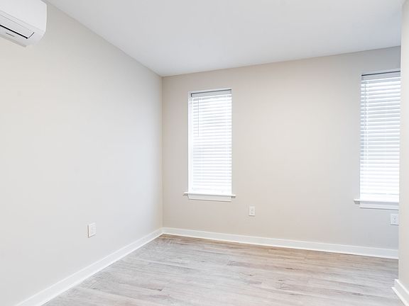 2nd image of 3228 E St #Pa028704