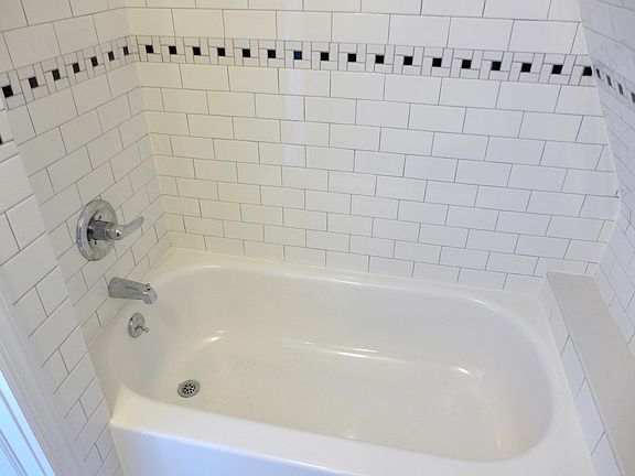 3rd image of 263 Whiton St Floor 3