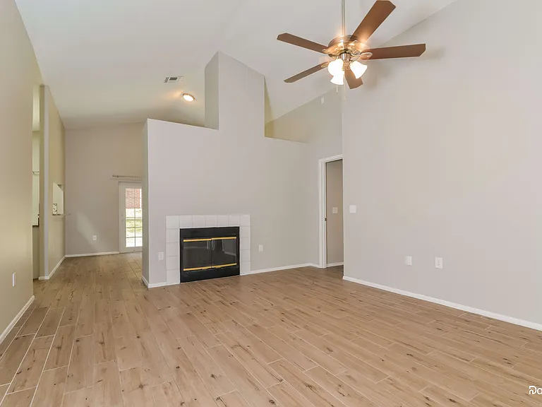 1045 Brielle Ave — Photo 4
