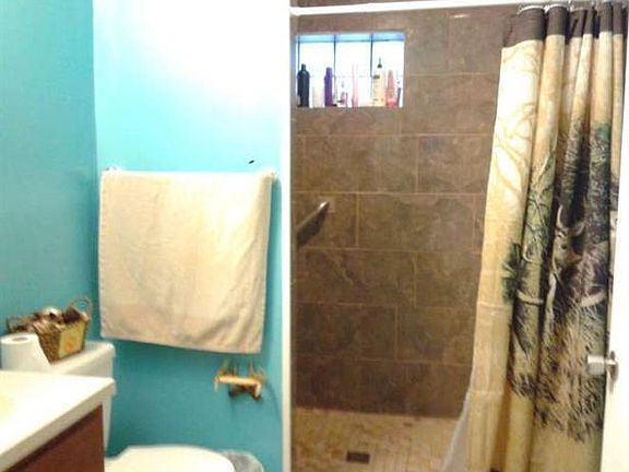 5th image of 3701 N Lakeshore Dr
