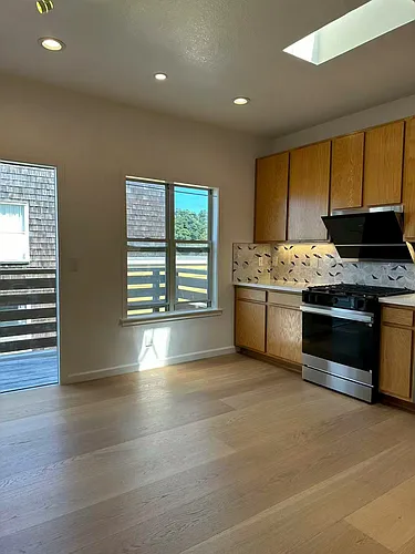 1302 Divisadero St Photo 1