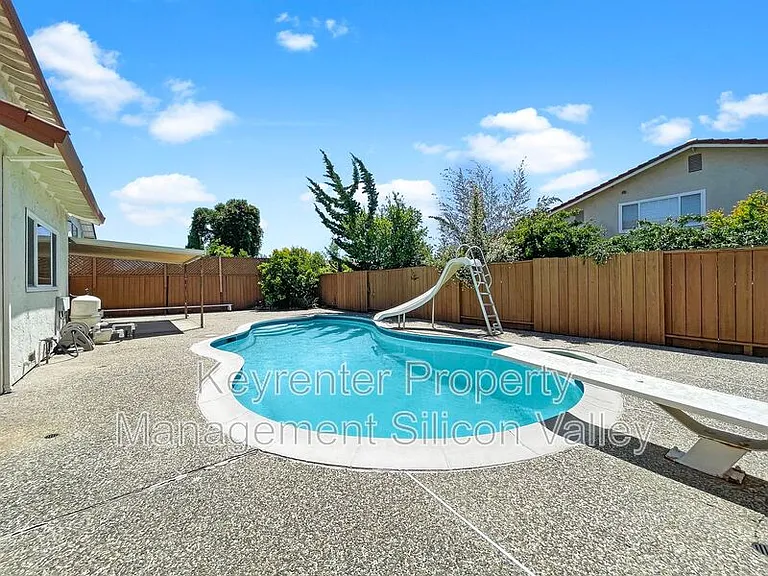 1293 Knollview Dr — Photo 23