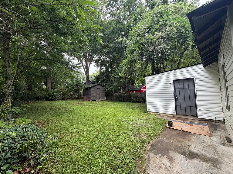 861 Oakhill Ave SW — Photo 36