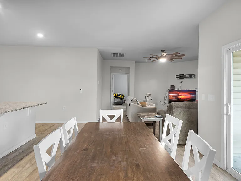 316 Isabelle St — Photo 8