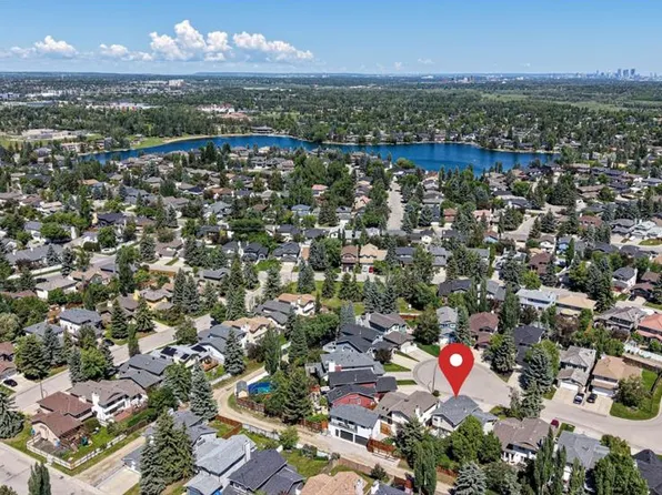 36 N Sunvista Pl SE, Calgary, AB T2X 2T4