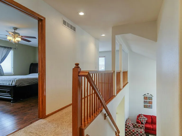 16279 Hedgeway Dr — Photo 9