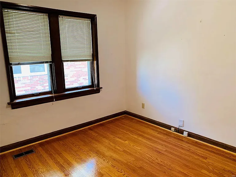 9043 Kathleen Ave — Photo 16