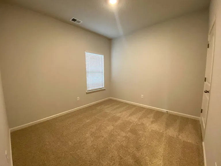 85 Meadowland Ln — Photo 16