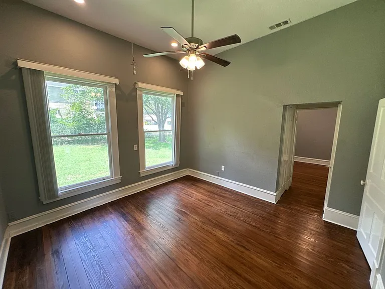 501 N Virginia St — Photo 13