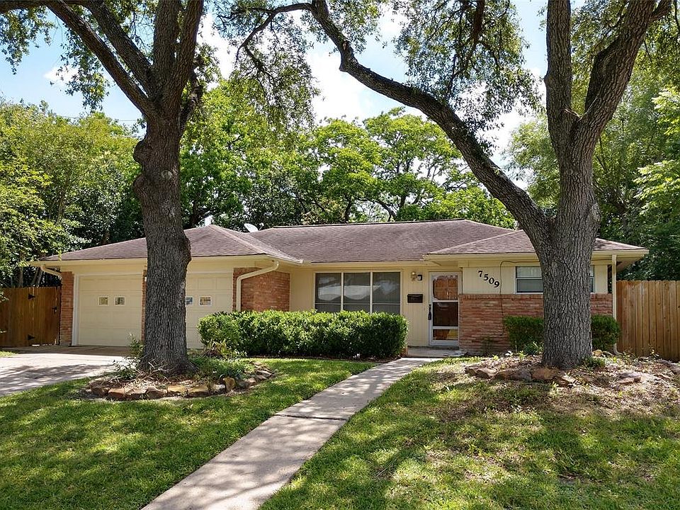 1st image of 7509 Albacore Dr