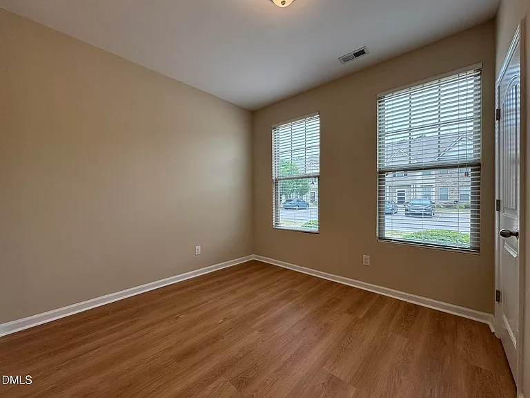 4478 Middletown Dr — Photo 5
