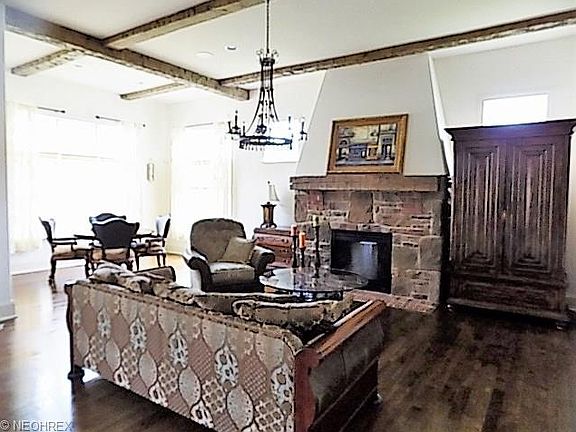 3rd image of 4561 Castlemaine Ct