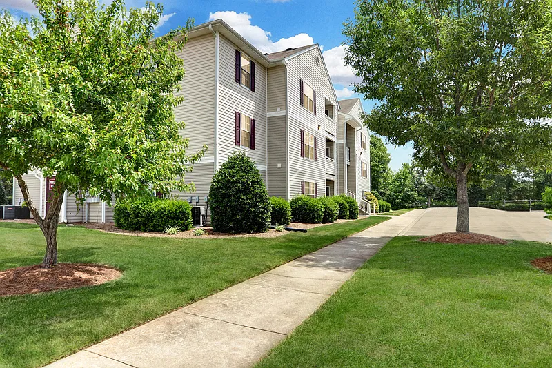 Foxridge Apartments — Photo 2