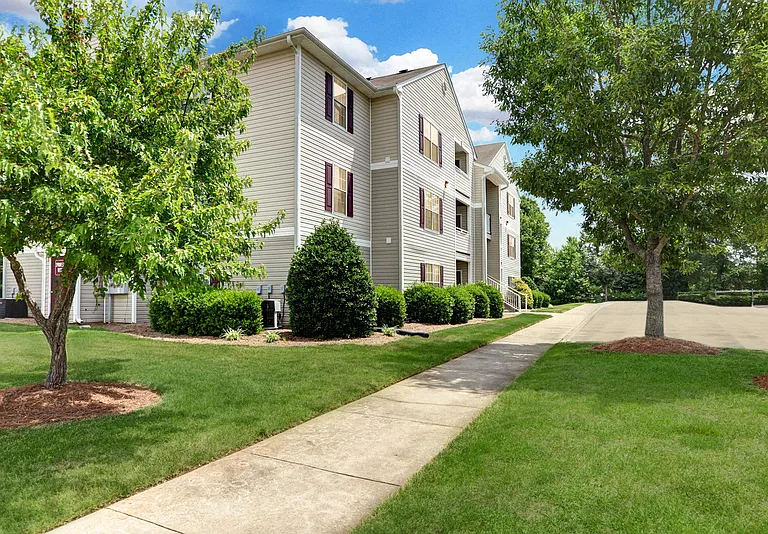 Foxridge Apartments — Photo 2