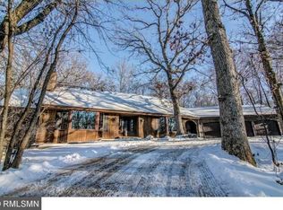 14 Oriole Ln, North Oaks, MN 55127