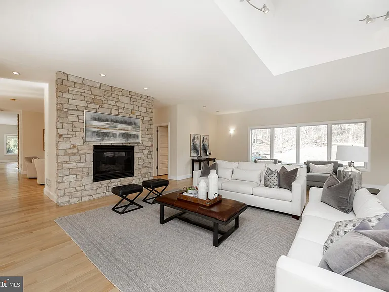 115 Bullock Rd — Photo 11