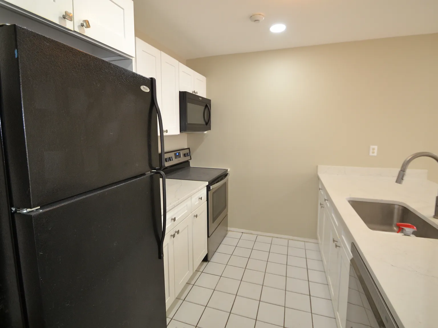 204 Roundhouse Rd — Photo 3